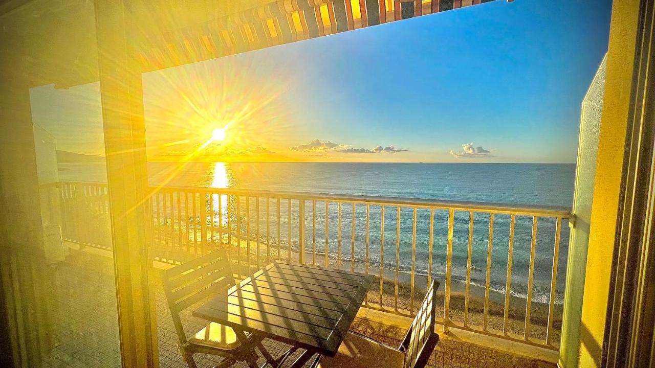 Seaviews By Jenni Menton, La Suite, Superbe Front De Mer, Top Emplacement Avec Terrasse Et Parking! Екстер'єр фото