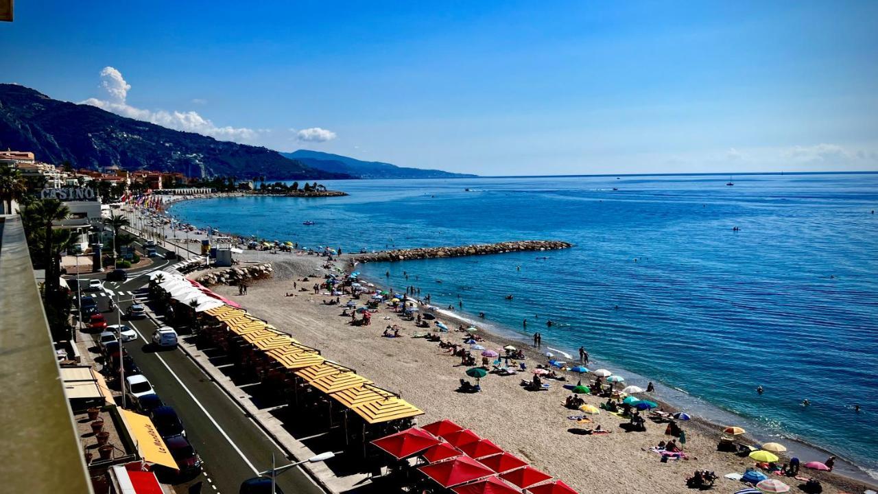 Seaviews By Jenni Menton, La Suite, Superbe Front De Mer, Top Emplacement Avec Terrasse Et Parking! Екстер'єр фото