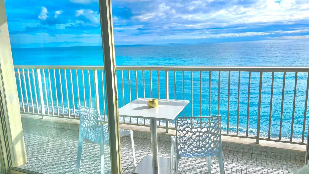 Seaviews By Jenni Menton, La Suite, Superbe Front De Mer, Top Emplacement Avec Terrasse Et Parking! Екстер'єр фото